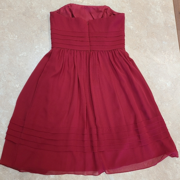 David's Bridal pleated Crinkle Chiffon dress. Size 10. Style 83362. - Picture 3 of 8